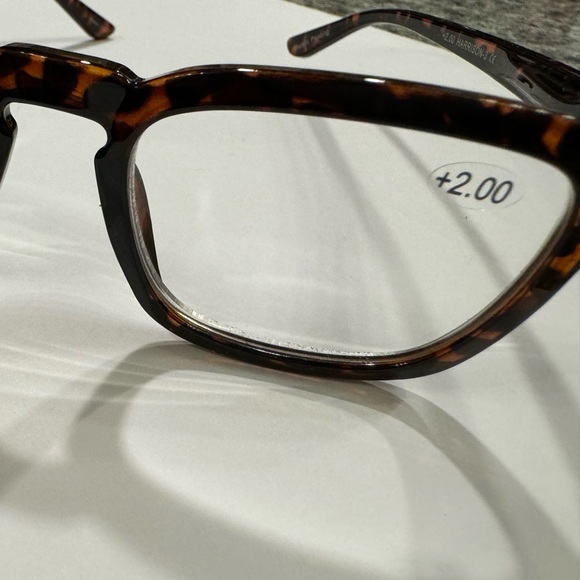 BUNNY EYEZ Guyz Tiltable Reading Sunglasses Harrison +2.00 - Picture 4 of 9